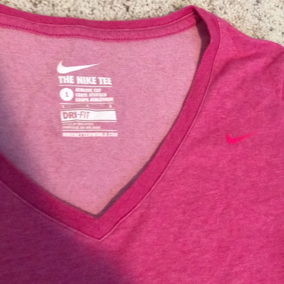 Nike dri fit large v neck - Picture 2 of 2